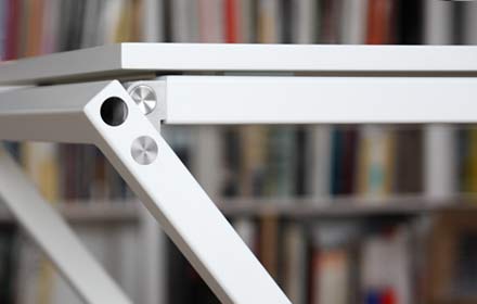 Avarte table Mina